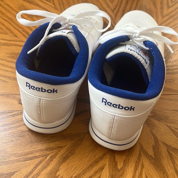 Classic Reebok Princess Sneaker White / Royal
Blue Lace Up Women's 11 / 11.5 GUC - Picture 9 of 14